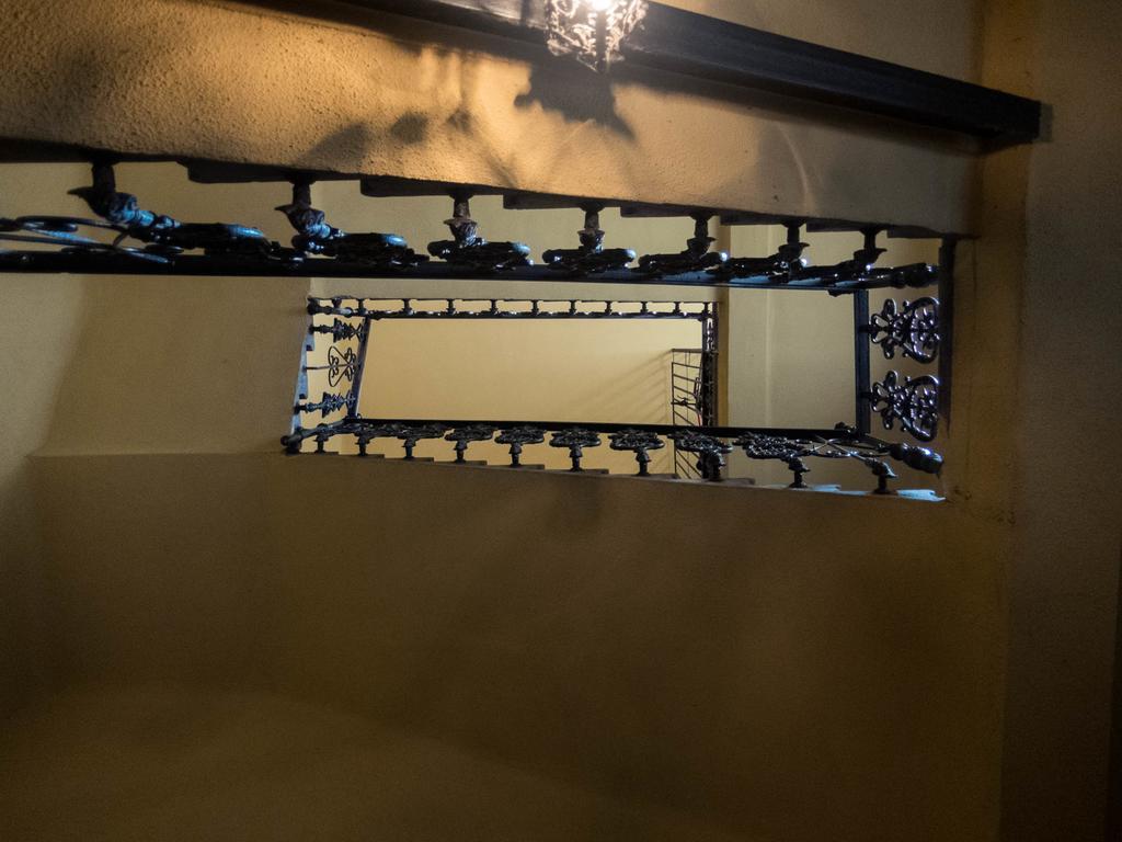 Goldcentral Apartment Gozsdu Budapest Exteriör bild